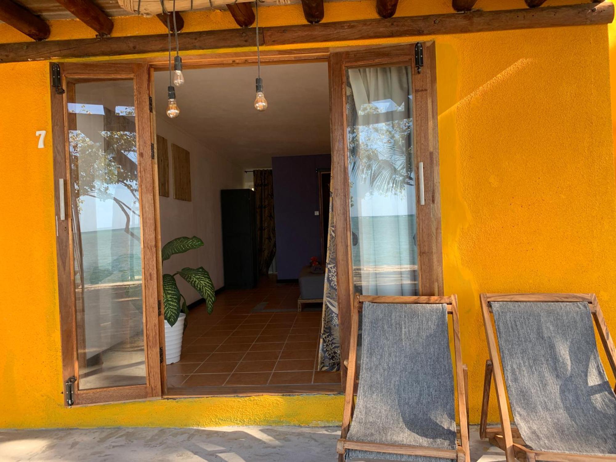 Bon Vivant Front De Mer - Ile Rodrigues Port Mathurin Exterior photo